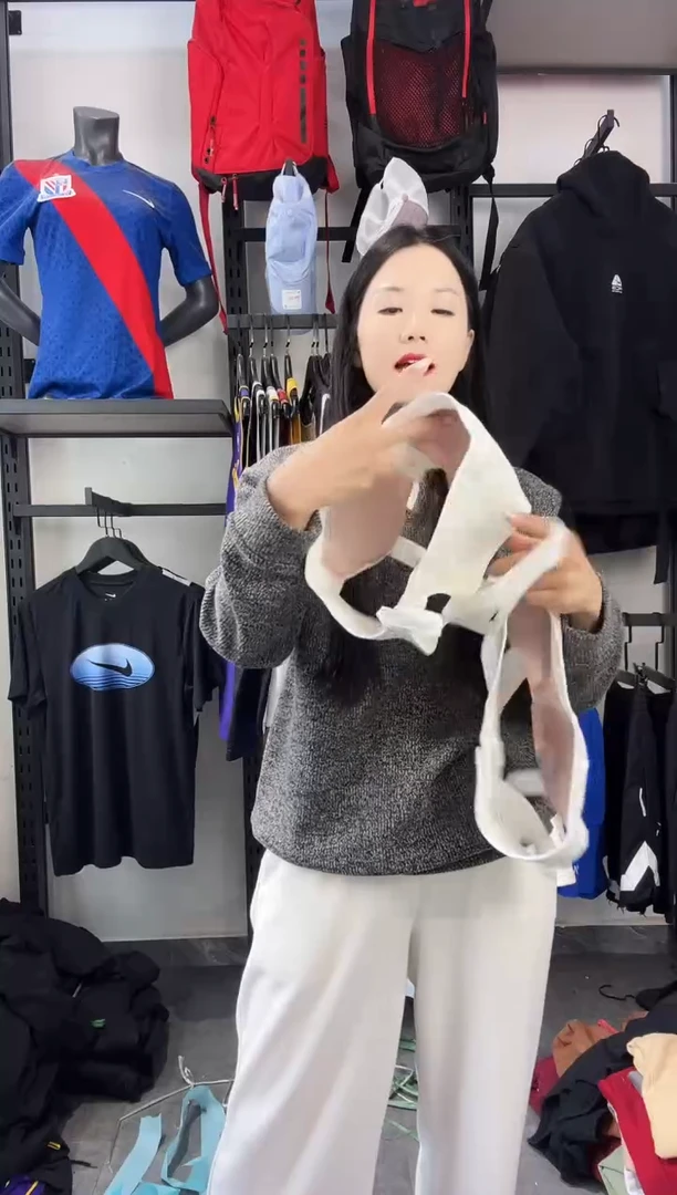 576编码 瑕疵款直播间过款为准 尺码s