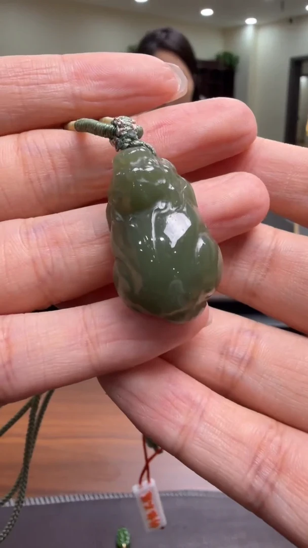 颈饰未镶嵌和田玉挂件