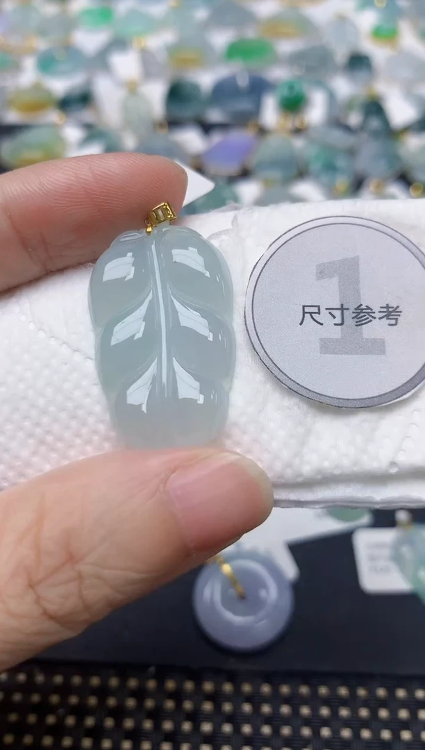颈饰18K金镶嵌翡翠天然缅甸A货翡翠