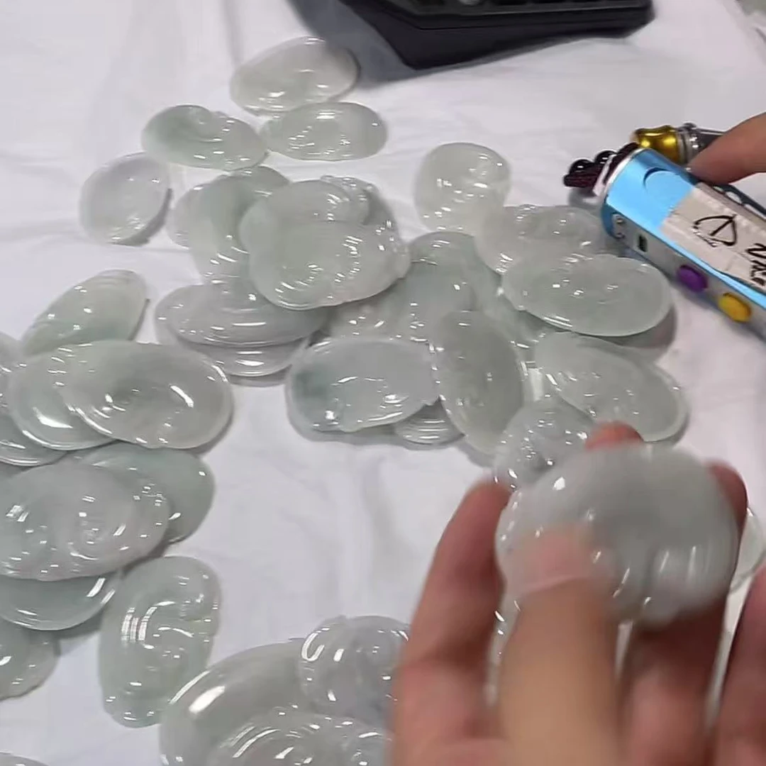 【玉经纶】-71093/D200-天然A货翡翠吊坠-多样性发其—