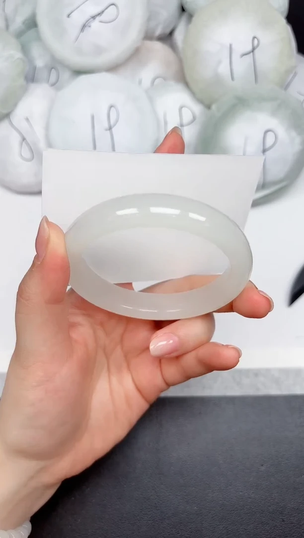 未镶嵌手镯石英质玉70/54.5