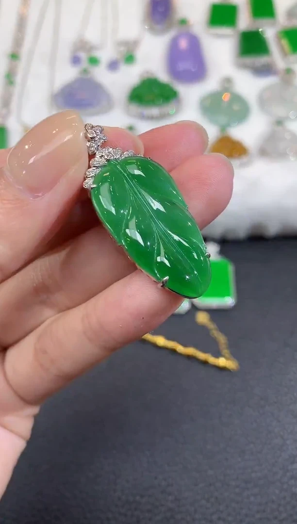 吊坠(不含链)18K金镶嵌翡翠A27