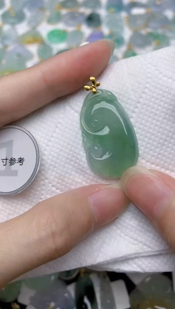 翡翠18K金镶嵌颈饰天然A货翡翠