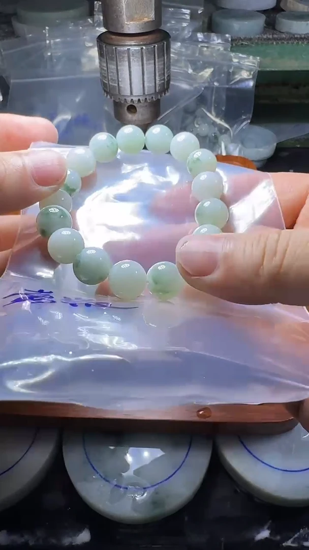 未镶嵌手链翡翠老*发一条