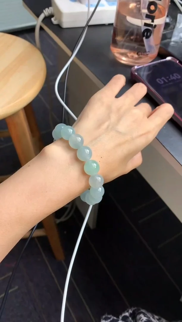 未镶嵌挂件翡翠ζ****得哈轩 手串1（有纹有裂）