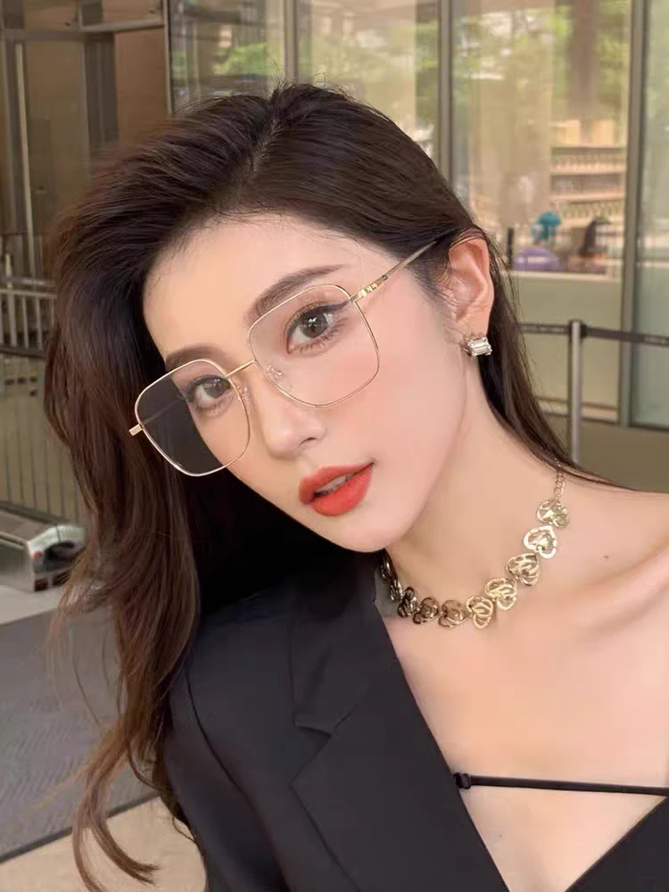 B可爱百搭潮流时尚眼镜链ing