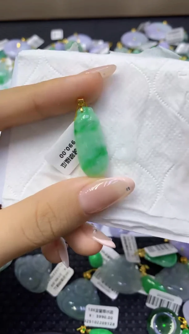 颈饰18K金镶嵌翡翠天然缅甸翡翠A货