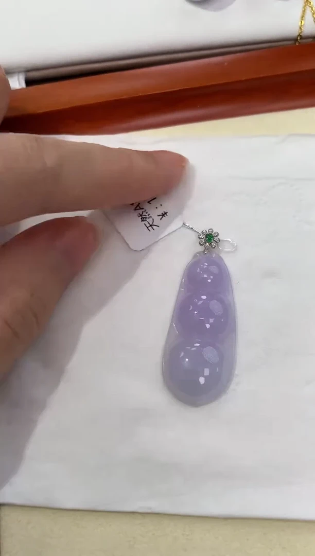 翡翠18K金镶嵌颈饰天然缅甸a货翡翠