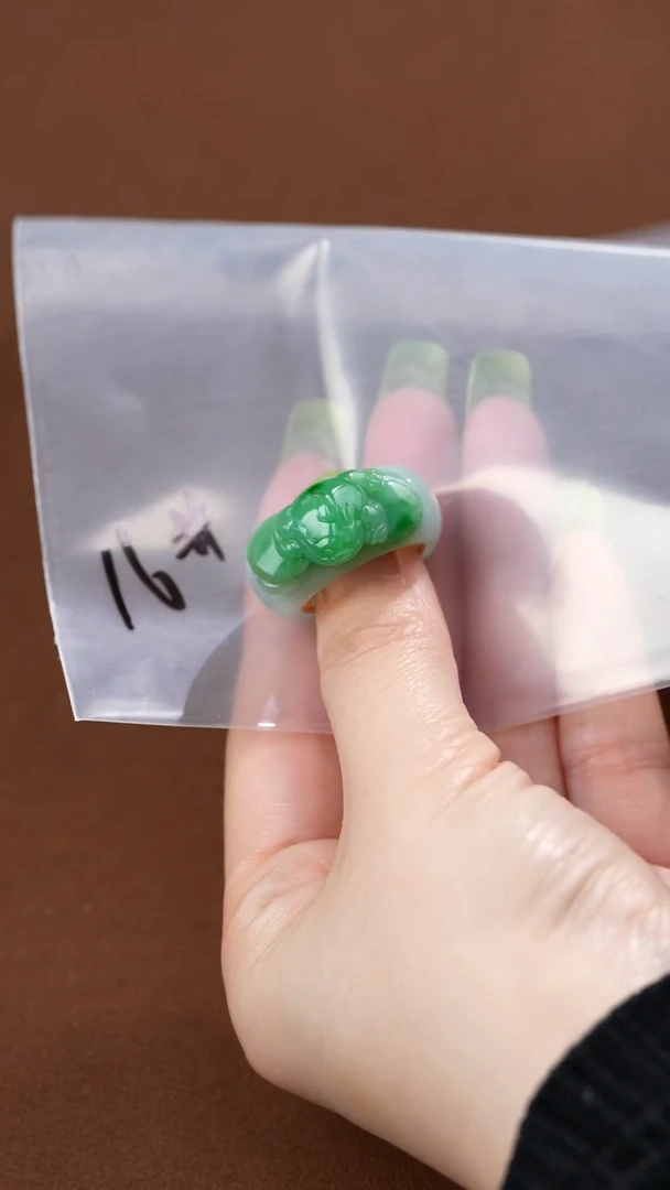 颈饰未镶嵌翡翠戒指6