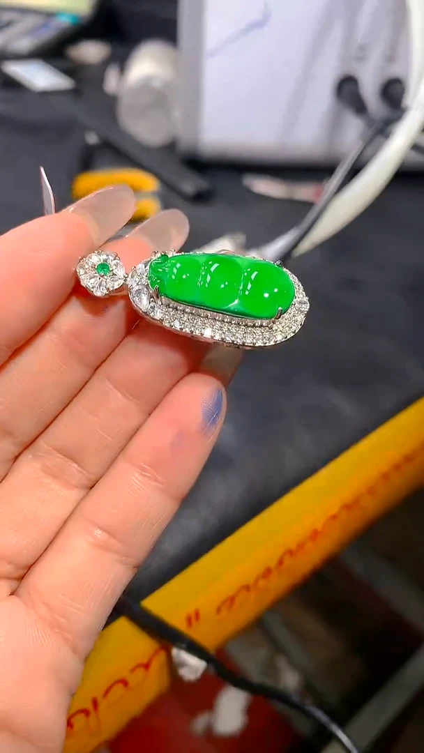 【闪购商品】定制翡翠未镶嵌65-多样性发货（发其一）