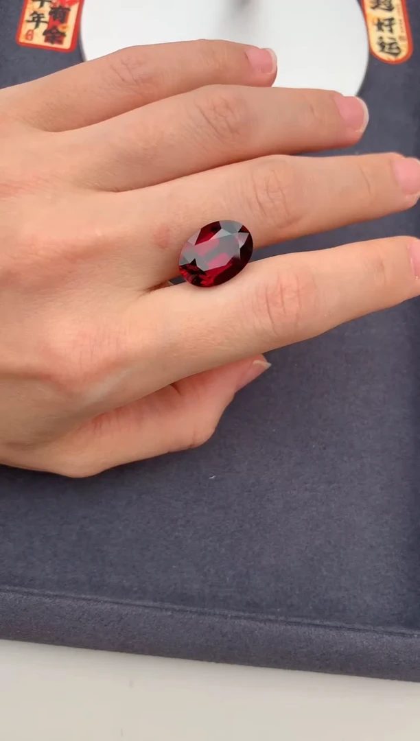 【闪购商品】石榴石（沙弗莱）裸石未镶嵌11ct镁铝榴石