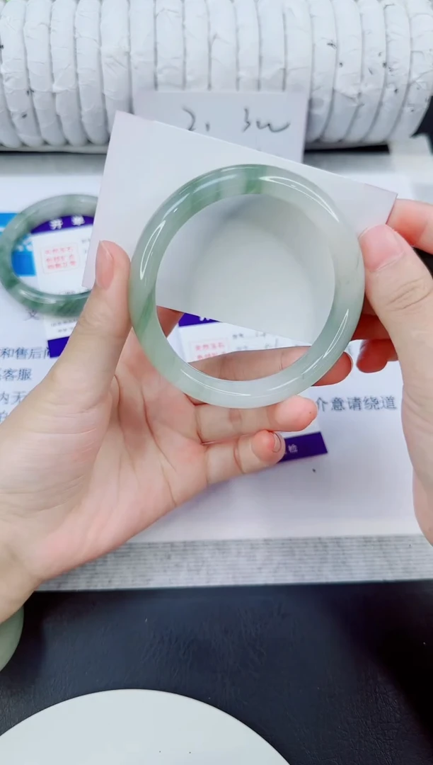 未镶嵌手镯石英质玉193/59.6