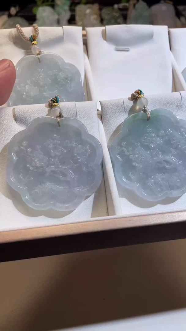 翡翠未镶嵌颈饰8/09/119多样性发其一