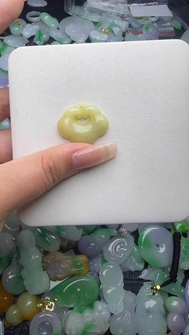 翡翠未镶嵌颈饰天然缅甸翡翠吊坠