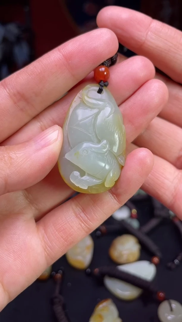 颈饰未镶嵌和田玉1