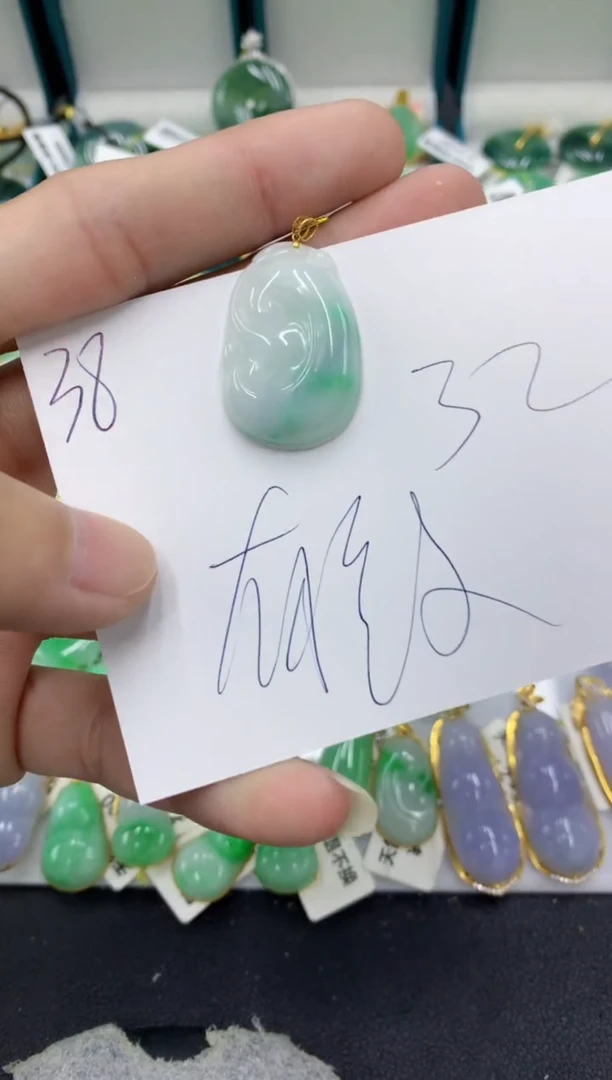 【闪购商品】翡翠颈饰18K金镶嵌翡翠