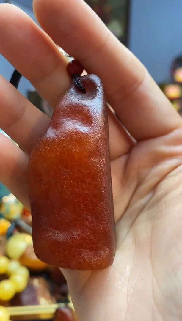 未镶嵌颈饰琥珀吊坠