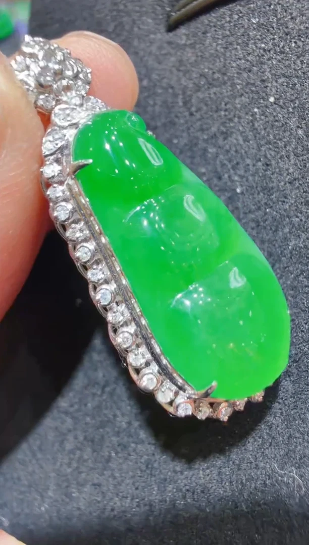 吊坠(不含链)18K金镶嵌翡翠多样性团购发一件