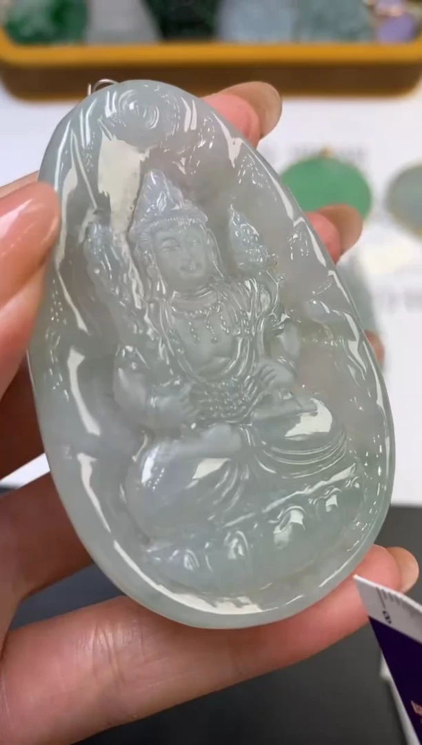 未镶嵌挂件翡翠302594    多人