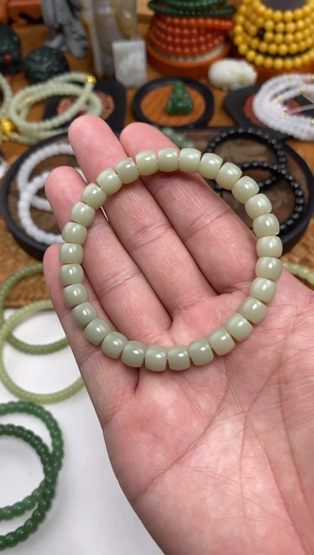 颈饰未镶嵌和田玉手串