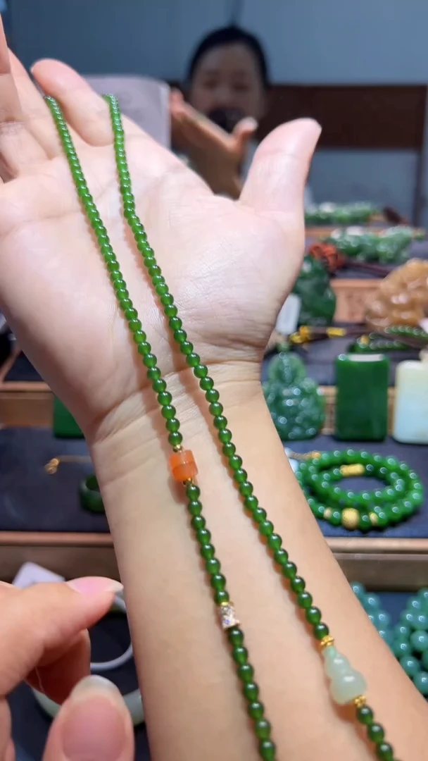 颈饰未镶嵌和田玉（碧玉）多样性发一