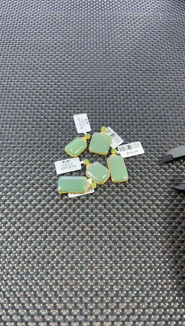 颈饰18K金镶嵌和田玉（多样性发一件）0168