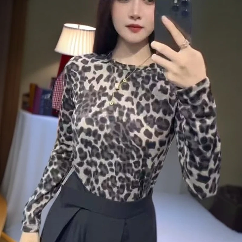 6279【衣长50】辣妹豹纹长袖内搭T恤春季新款法式修身短款打底上衣