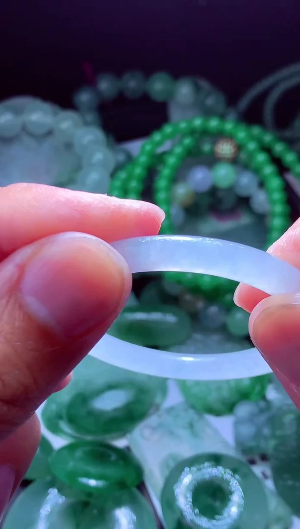 未镶嵌定制翡翠七**?翡翠毛货定制