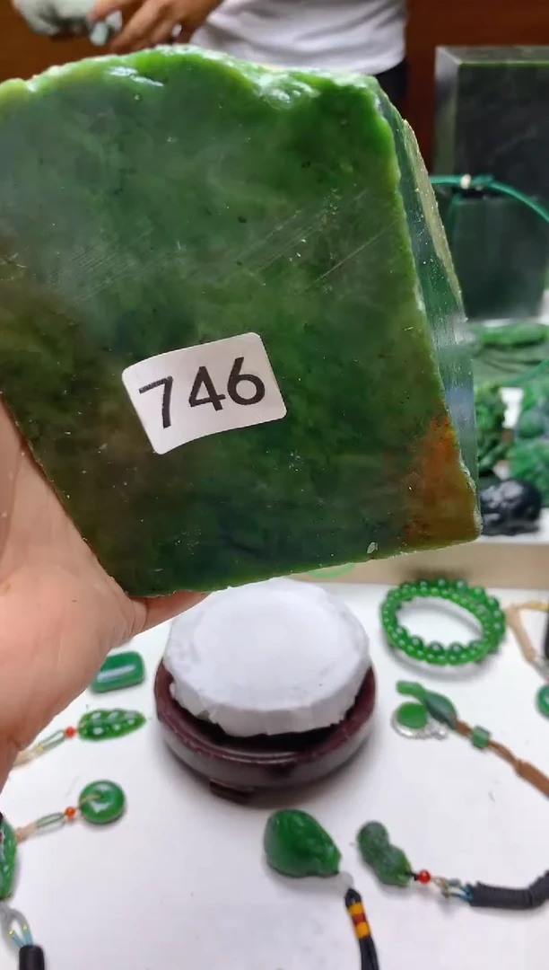 未镶嵌和田玉（碧玉）珠宝半成品1