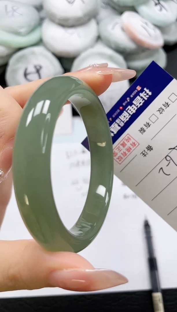 石英质玉手镯未镶嵌50-56
