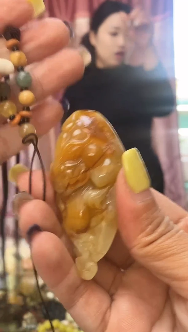 未镶嵌岫玉吊坠