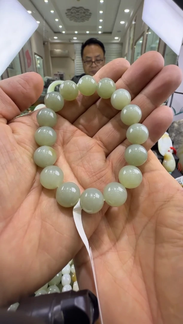 未镶嵌手串和田玉卡14