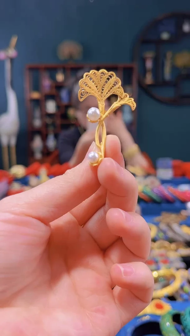 【闪购商品】花丝镶嵌银杏叶胸针