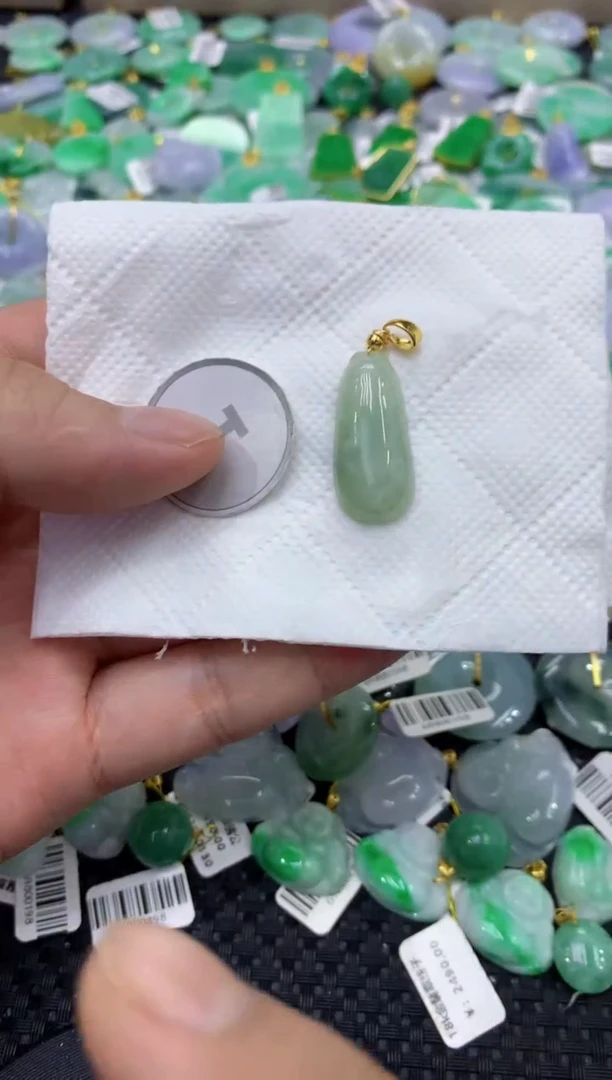 颈饰未镶嵌翡翠天然缅甸翡翠A货
