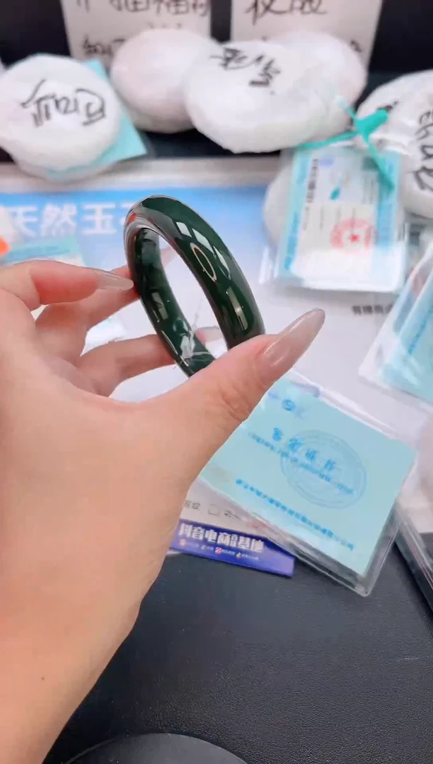 未镶嵌手镯和田玉30T120-57