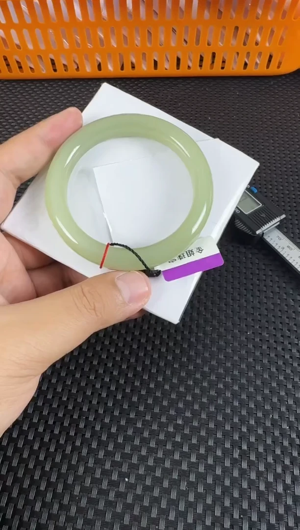 【闪购商品】和田玉手镯未镶嵌约60MM