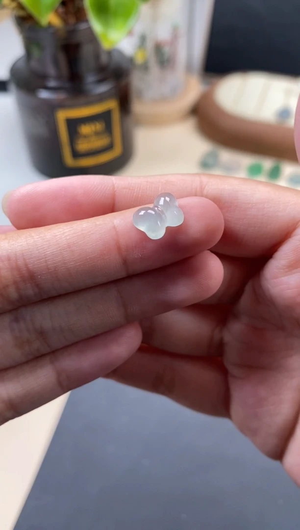翡翠未镶嵌颈饰翡翠冰种裸石