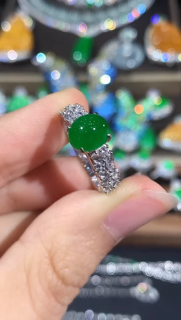 18K金镶嵌戒指翡翠B399