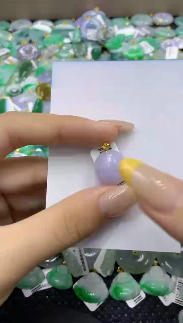 颈饰18K金镶嵌翡翠天然缅甸翡翠A货