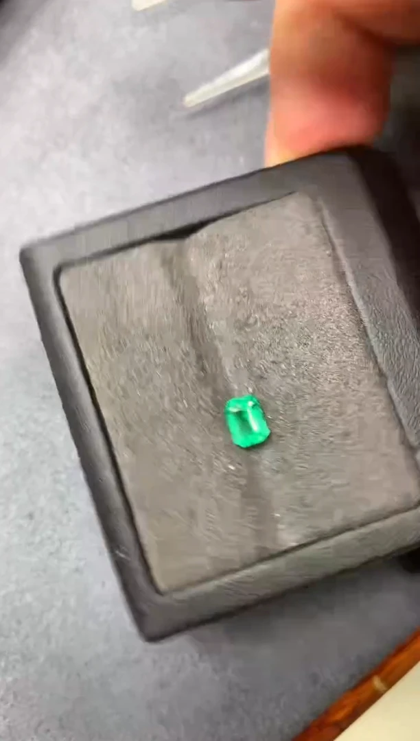 裸石祖母绿0.6ct 22