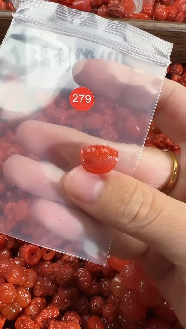 颈饰未镶嵌南红玛瑙1