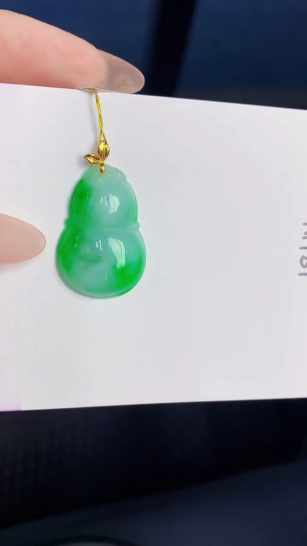 颈饰18K金镶嵌翡翠缅甸天然翡翠A货