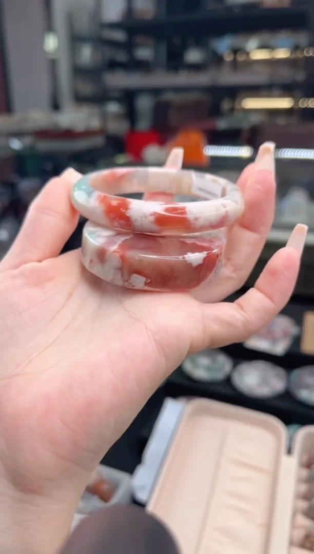 石英质玉手镯未镶嵌58圈口（赠品镯心）2s9372