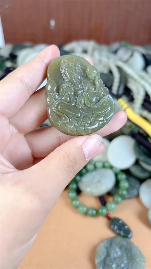 和田玉未镶嵌颈饰1