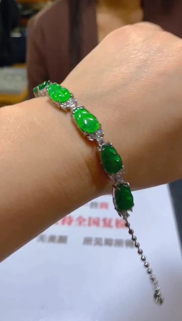 未镶嵌手链翡翠多样性发一