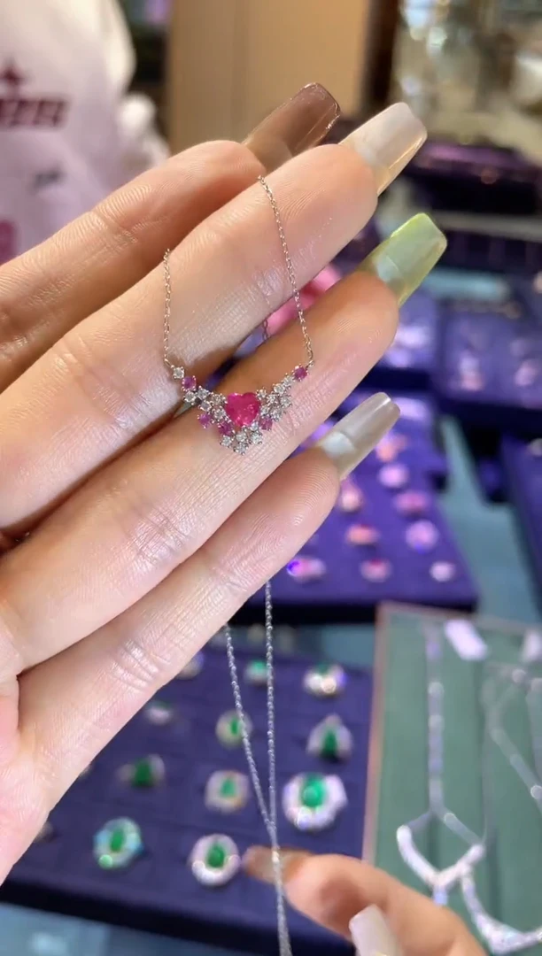 18K金镶嵌项链红宝石c**丫虚单   JZ