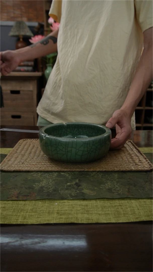 【闪购商品】禅定卡烟槽厚边烟灰缸梅子青带铁线