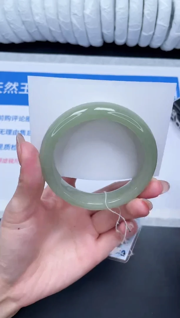 未镶嵌手镯石英质玉147-61.2DK