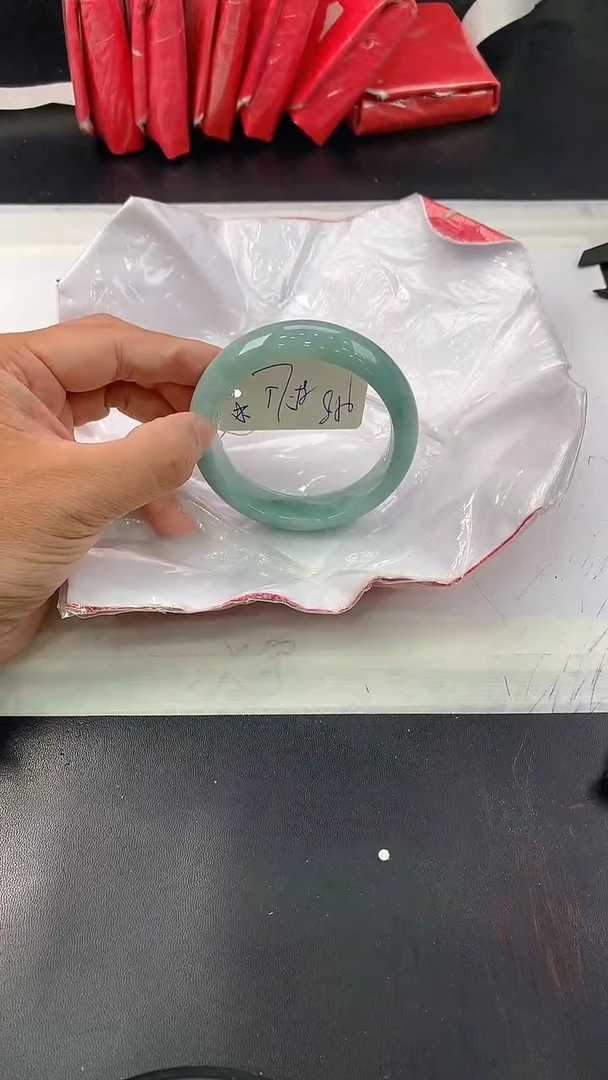 翡翠手镯未镶嵌366