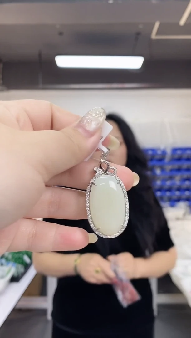 【闪购商品】和田玉吊坠未镶嵌多样性发其一颜色微差